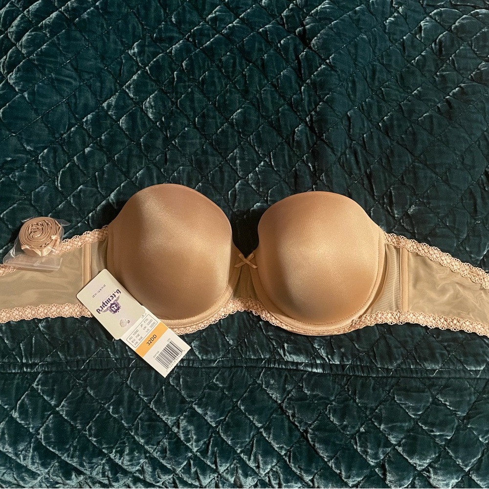 Wacoal Cream Molded Cup strapless push-up bra